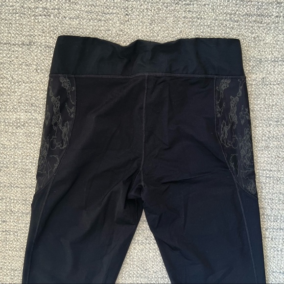 Second Skin leggings - size medium - Picture 6 of 9